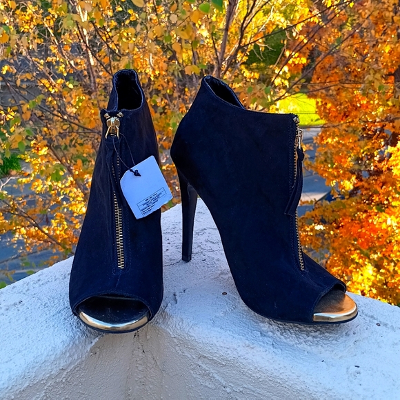 Mossimo Supply Co. Shoes - NWT Mossimo Sabrina Black Suede Booties Gold Toe Plate Zipper